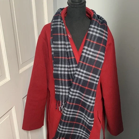 Authentic Burberrys (vintage) black plaid scarf - Picture 9 of 17